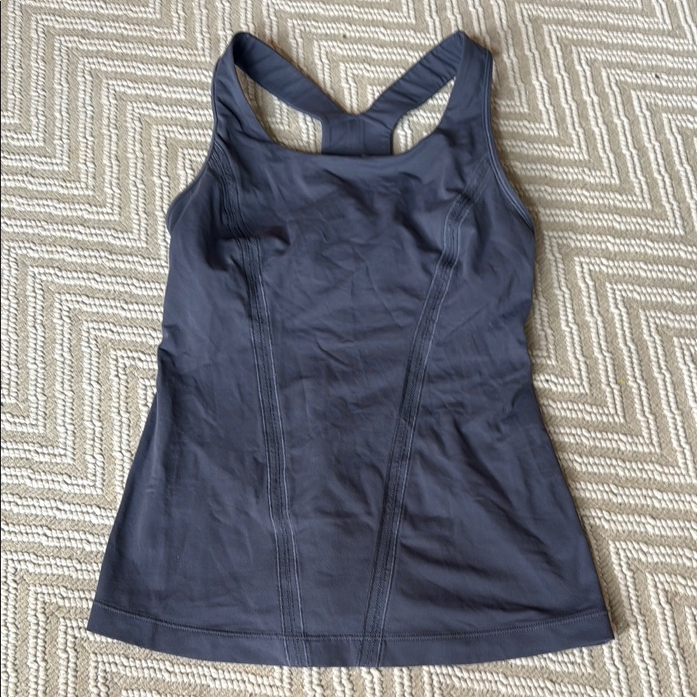 Lululemon size 4 tank